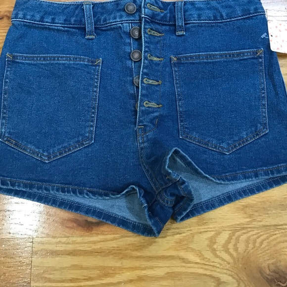 Free People Shorts 27 - Picture 2 of 6